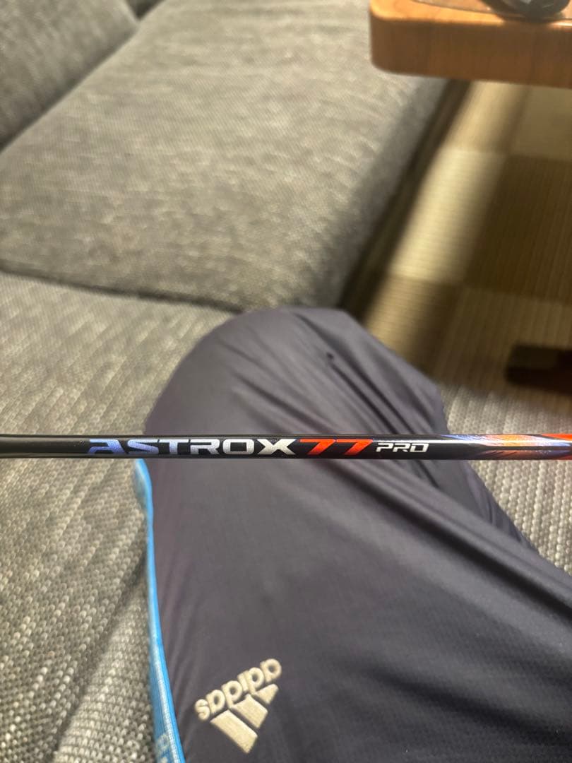 ASTROX 77 PRO バドミントンラケット 4U5G