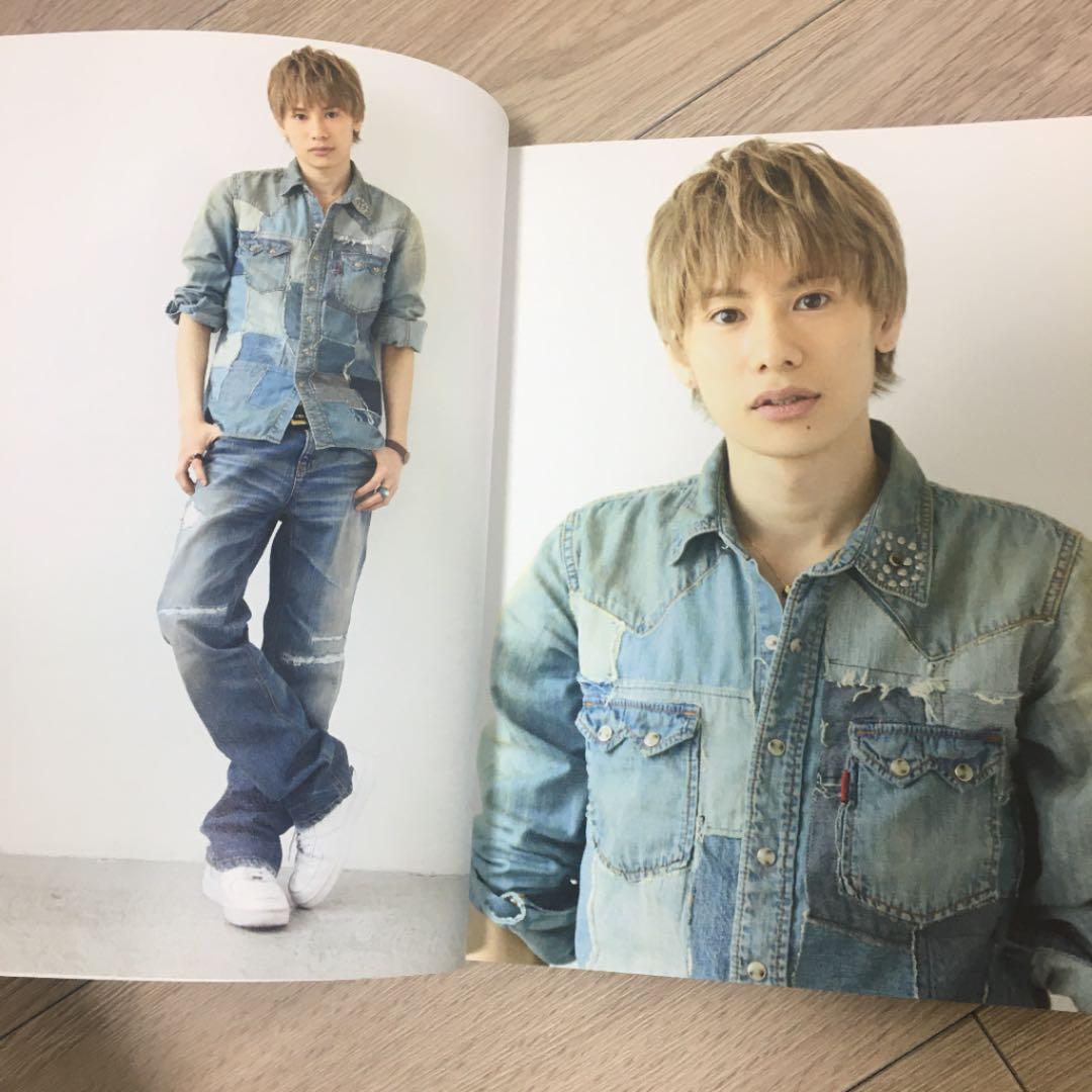 Lead 直筆生サイン入り写真集 Document