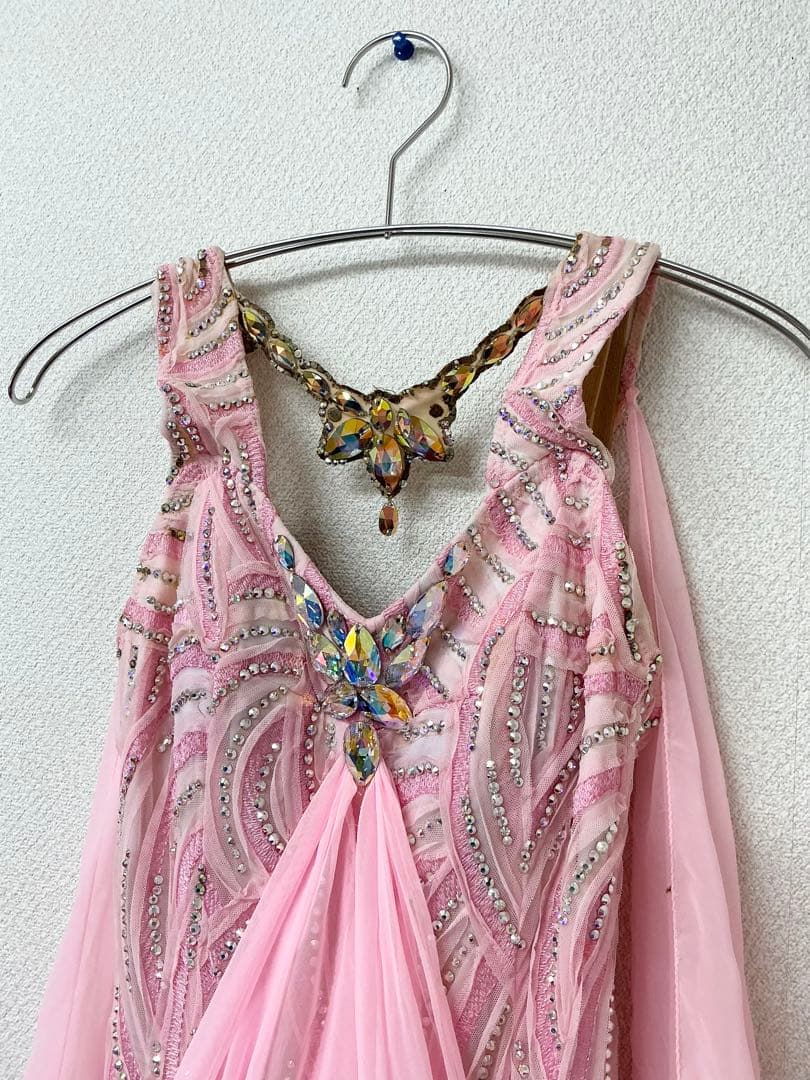 ピンクの社交ダンスドレス