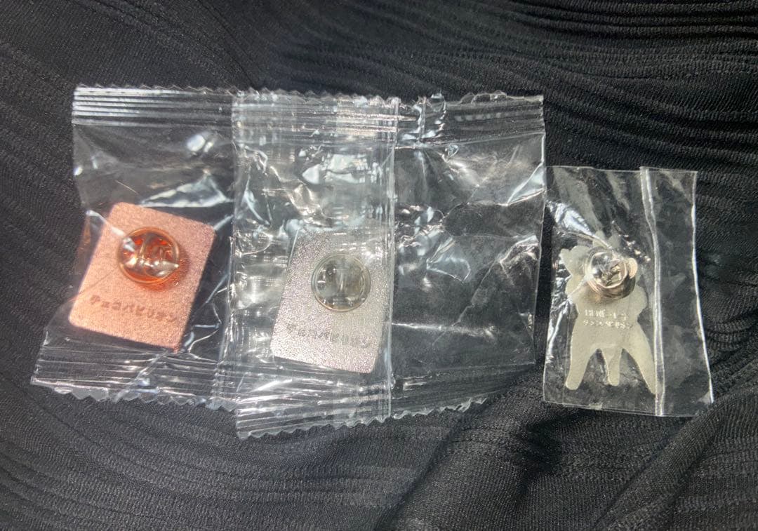 【大阪・関西万博】チェコパビリオン公式ピンバッジ3点セット(青、白、レネ)