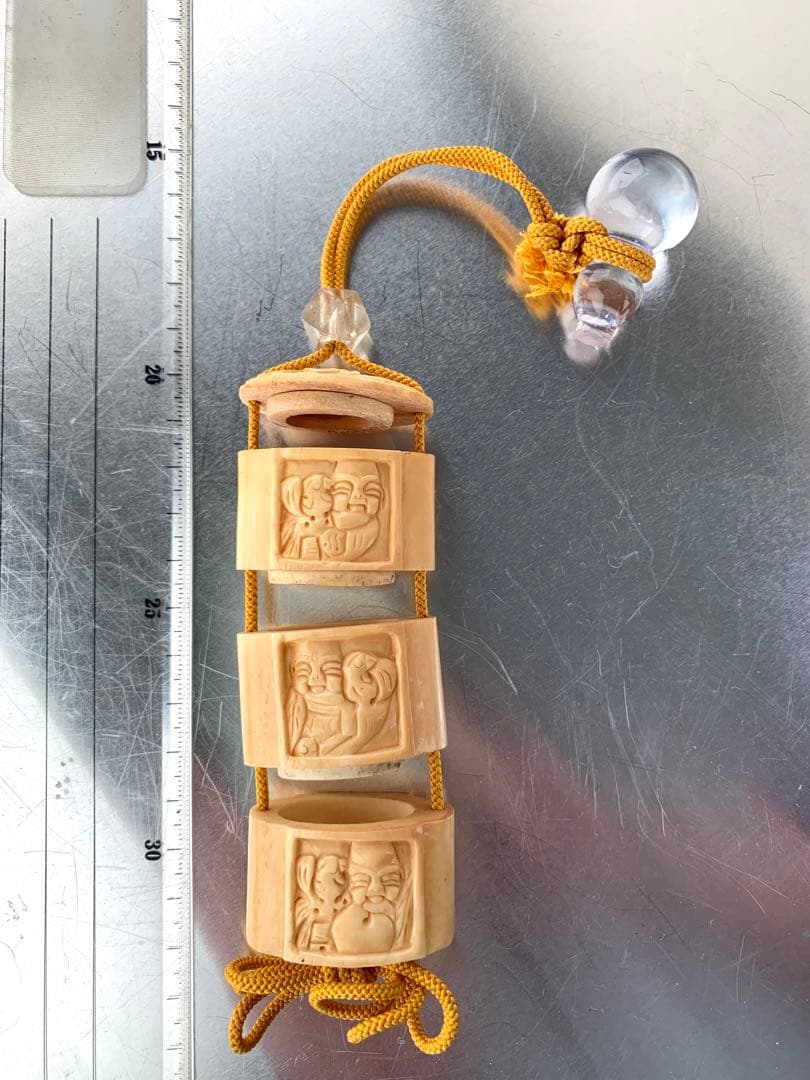 印籠　翁・仙人の文様　瓢箪の根付け　アンティーク　工芸品