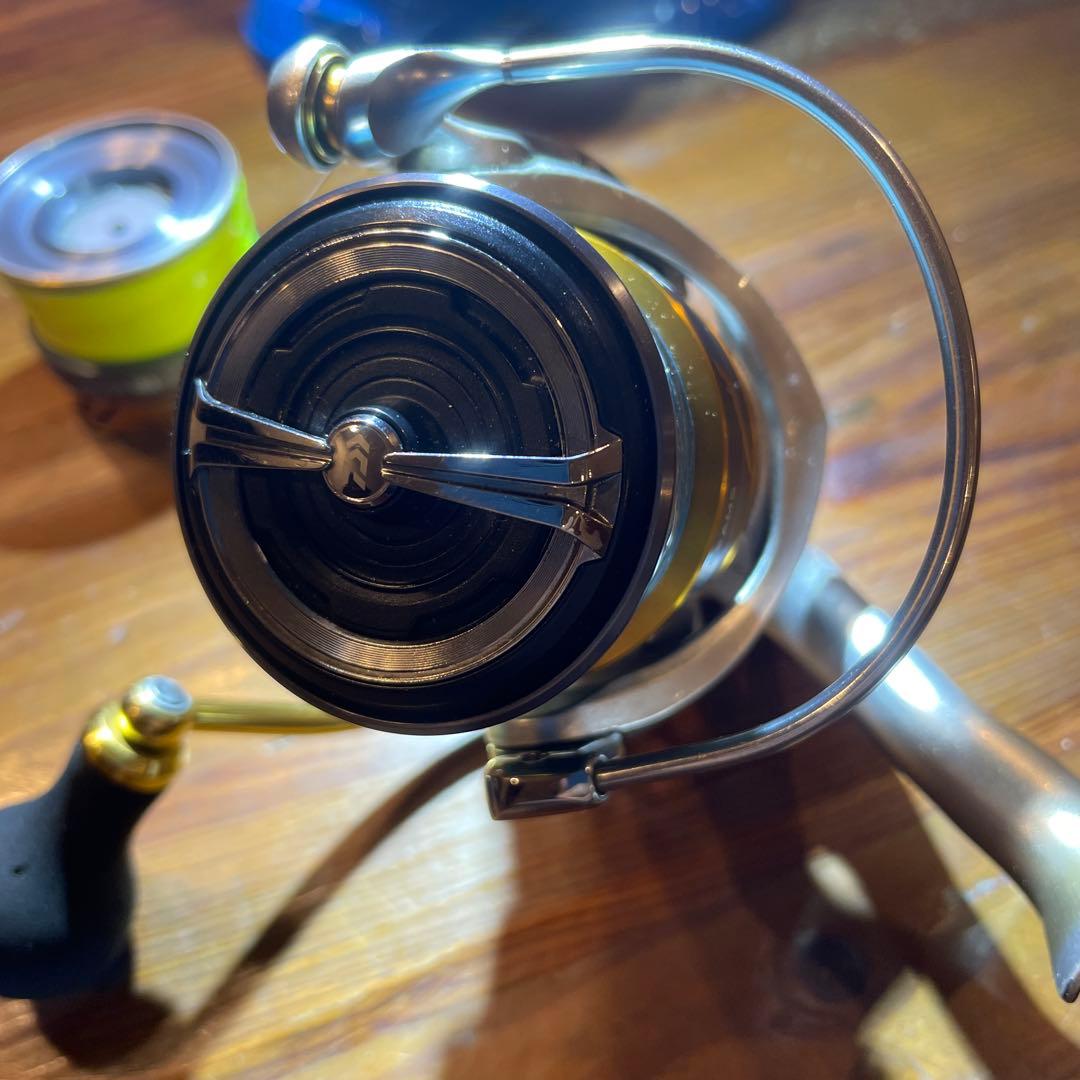 ダイワ　フリームスLT-4000-CXH サブスプール付き