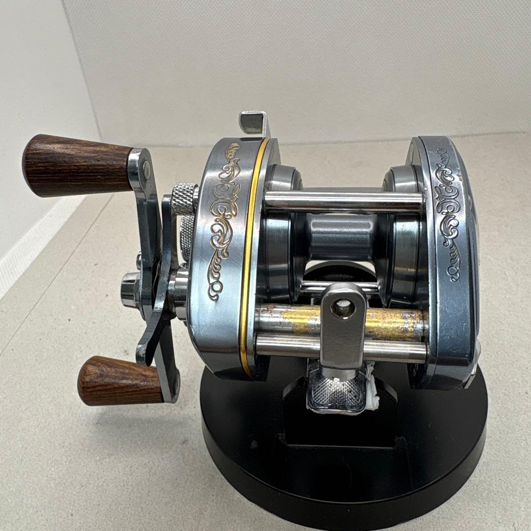 シマノバンタム100ＥＸベイトリール メタルボディ 木製ハンドル