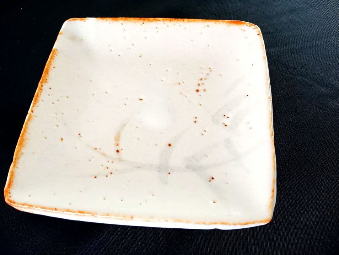 美濃焼　仙山窯　志野焼　志野銘々皿　安藤日出武　人間国宝　骨董　工芸品