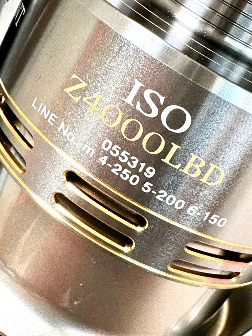 〈祐〉ダイワTOURNAMENT トーナメンISO Z4000LBD