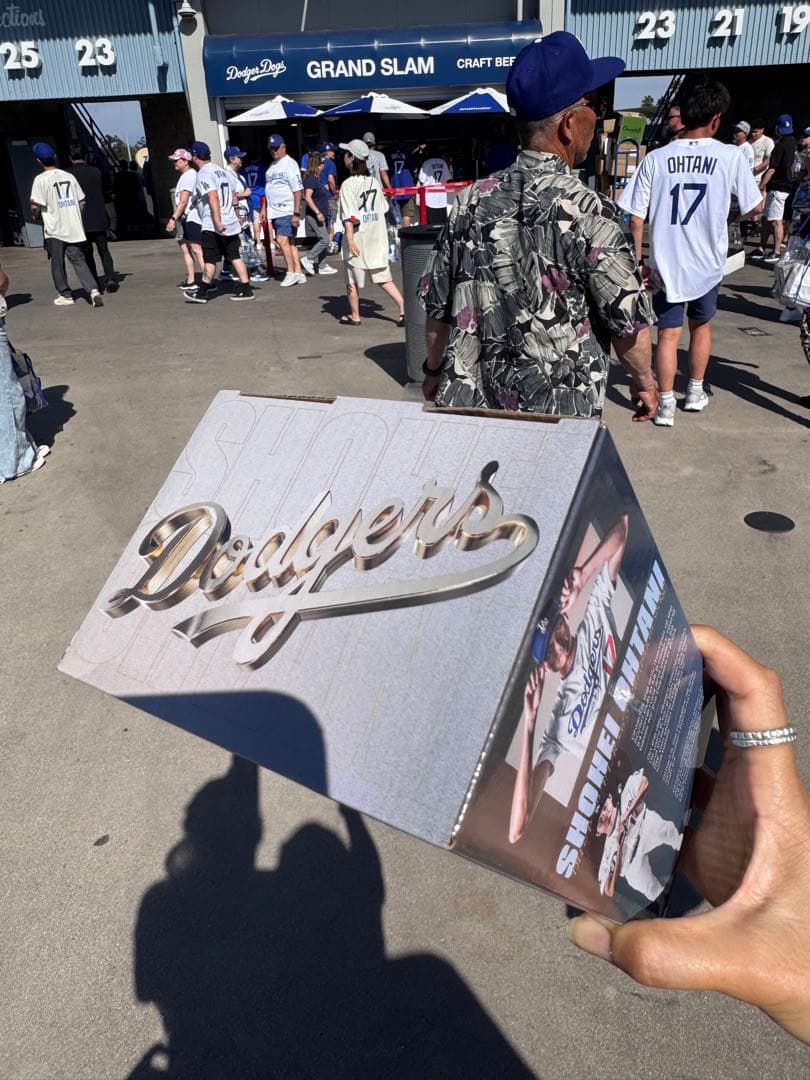 大谷翔平 50/50 ホームラン　ボブルヘッド　ドジャース　来場者限定　冊子