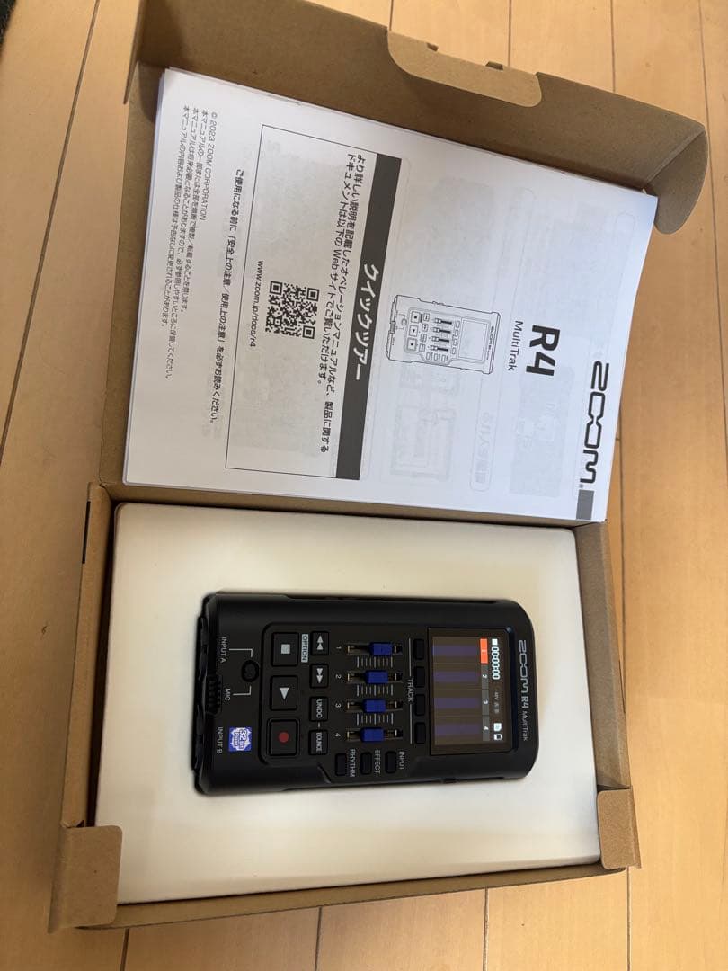 Zoom R4 MultiTrak マルチトラックレコーダー