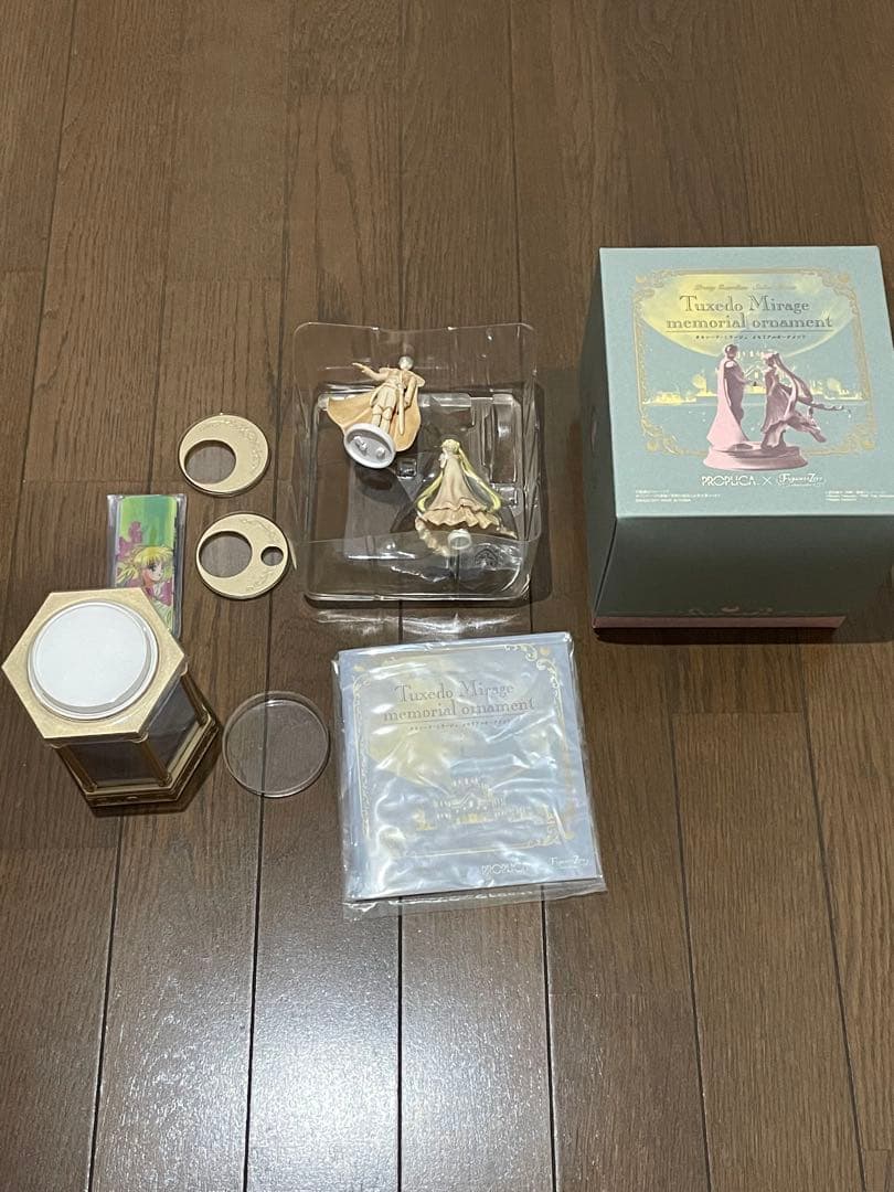 セーラームーン　タキシードミラージュ　オルゴール　オーナメント