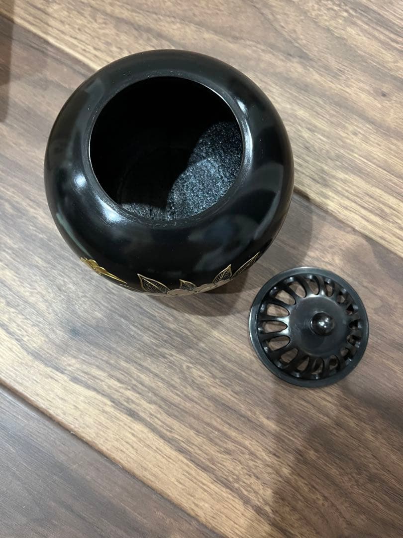 高岡銅器の香炉・香立　平丸　牡丹香炉