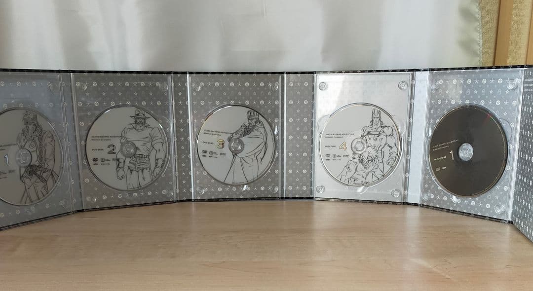 ジョジョの奇妙な冒険 第3部 スターダストクルセイダース DVD-BOX〈4枚…