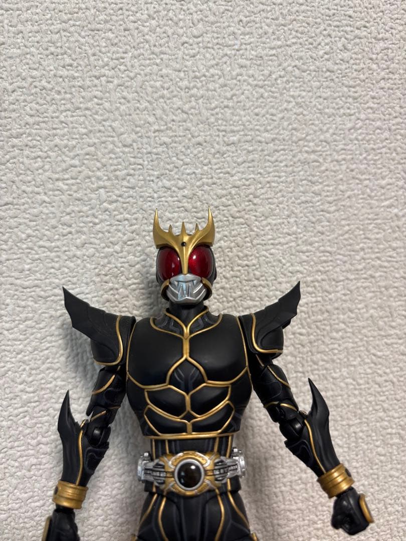 フィギュアーツ　真骨彫製法　仮面ライダークウガ　アルティメットフォーム