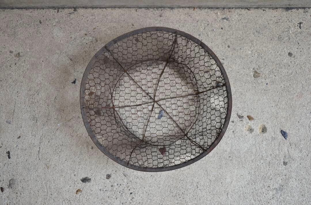 昭和時代　鉄製　鉄網　ザル　オブジェ　レトロ　アンティーク