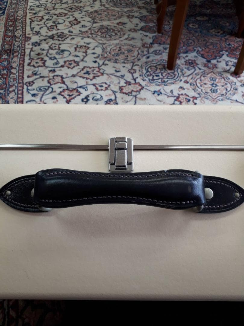 【黒ベルト】グローブトロッターキャリーケース GlobeTrotter（正規品）