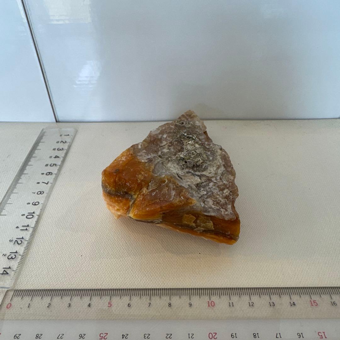 松田　2点　北海道石　然別オパール　蛍光オパール324g、84g