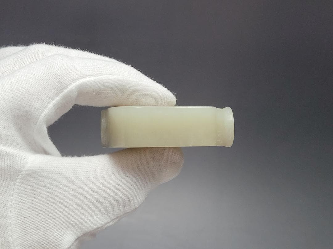 天然玉製 陽刻 仙人文 鼻煙壺 明清時代 高さ約5.5cm