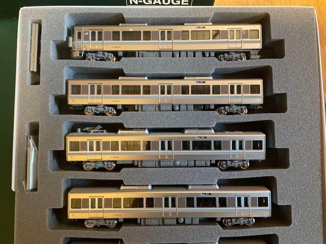 KATO 225系100番台「新快速」8両編成(美品)