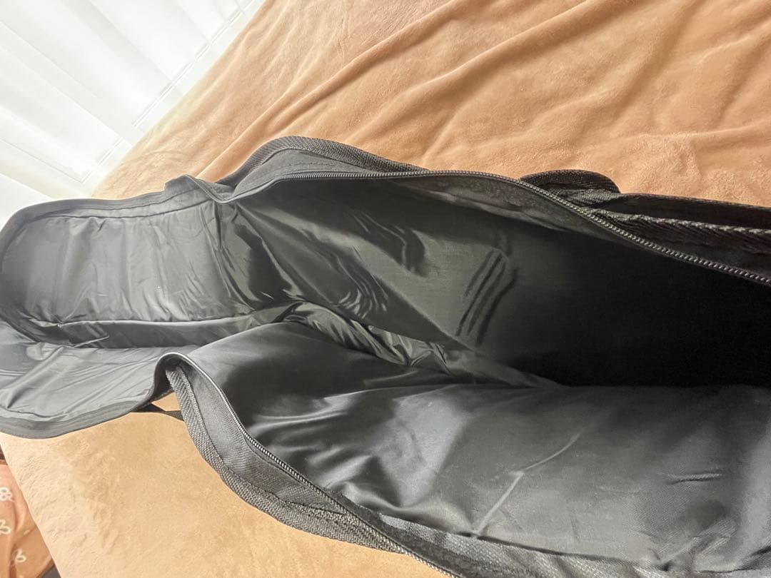 エレクトリックベース　プレイテック　ジャズベースタイプ　新品弦に交換済み。