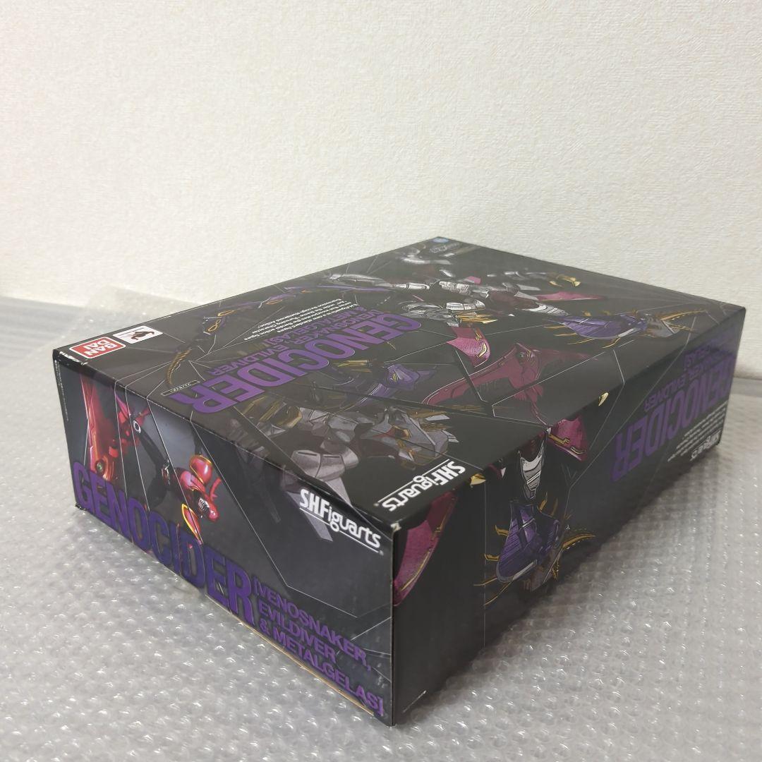 【限定・未使用品】S.H.フィギュアーツ ジェノサイダー 仮面ライダー龍騎 王蛇