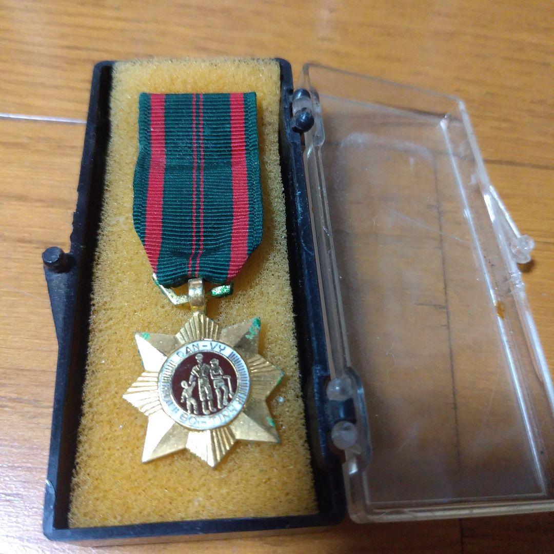 ※アンティーク 未使用アメリカ軍　勲章ピンバッヂ（2個セット)