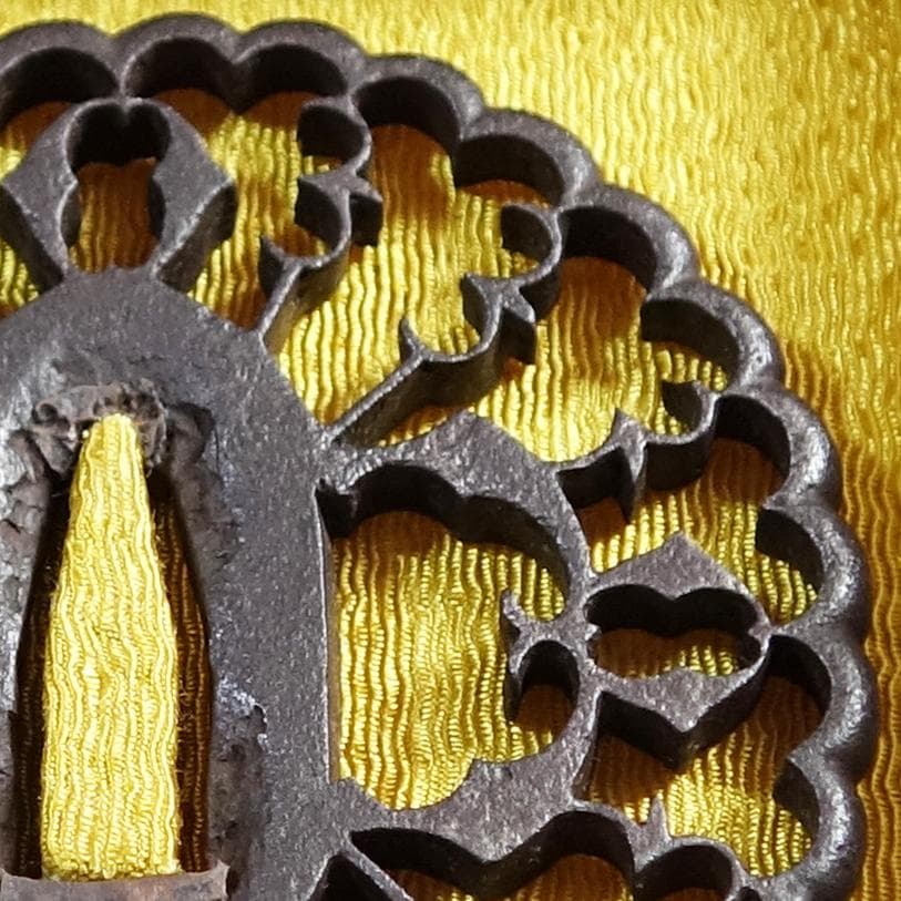 【京透 抱茗荷雁金透鍔】(鍔箱・布団付き) 鍔 鐔 刀装具 日本刀 武具 骨董