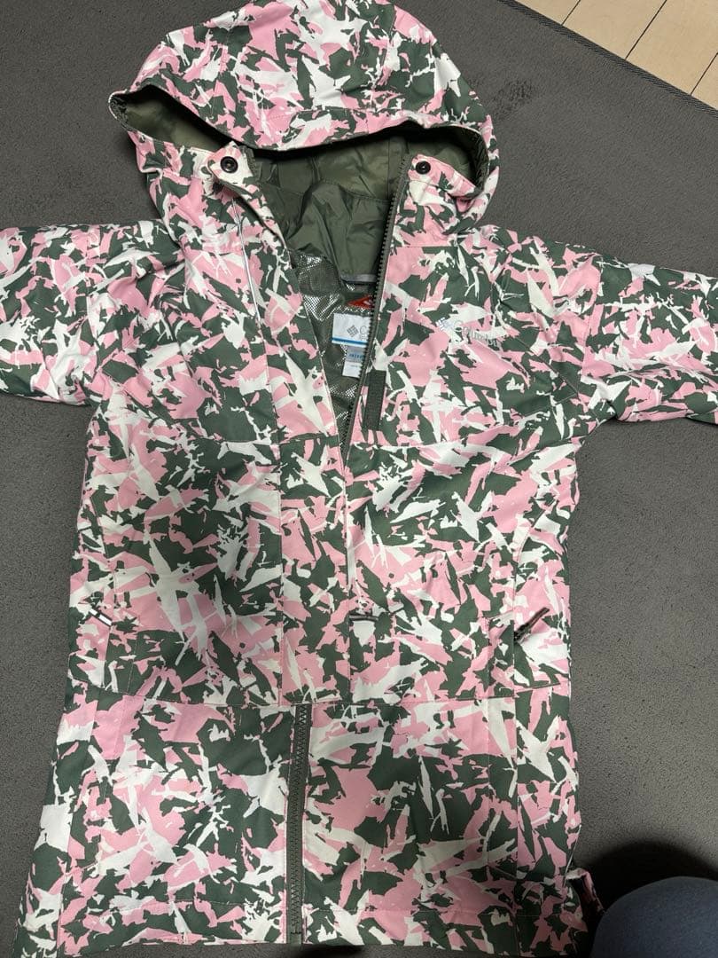子ども用スノーボードウェア ピンク・グリーン迷彩