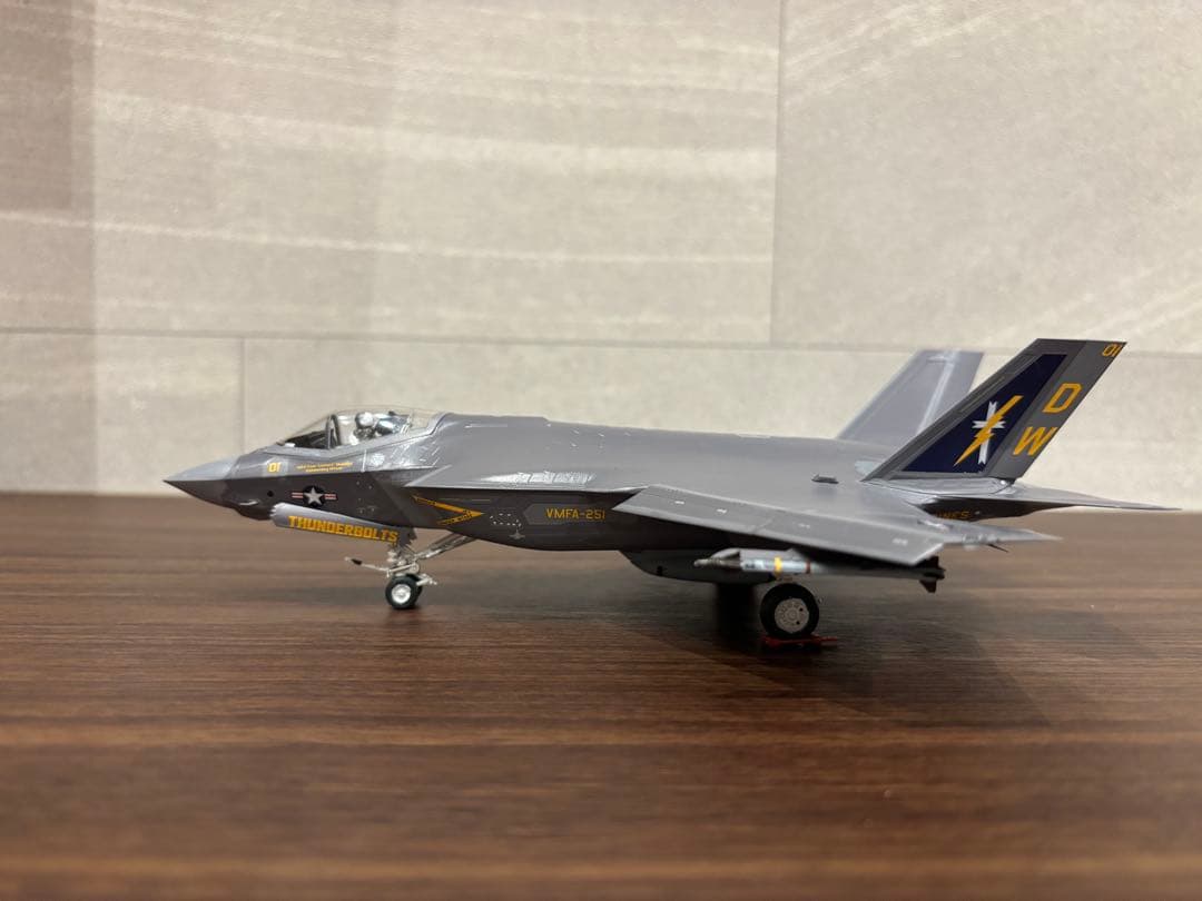 11/1まで出品　タミヤ　1/72 F-35C ライトニングⅡ 飛行機プラモデル