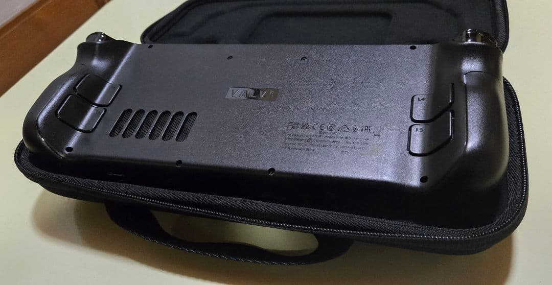 Steam Deck 256GB LCD(本体・ケース・ 充電器)※外箱なし