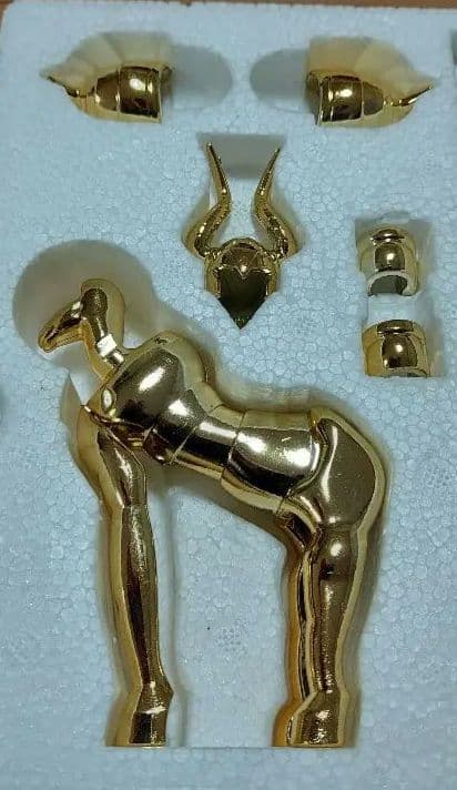 聖闘士星矢　　カプリコーン　　ゴールドクロス　シリーズ　まとめ買いお得かな？