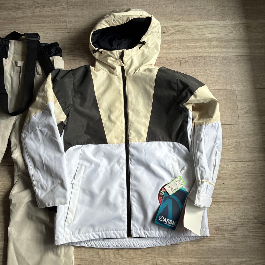 未使用 エアボーン ARBN スキーウェア スノボードウェア 上下セット M