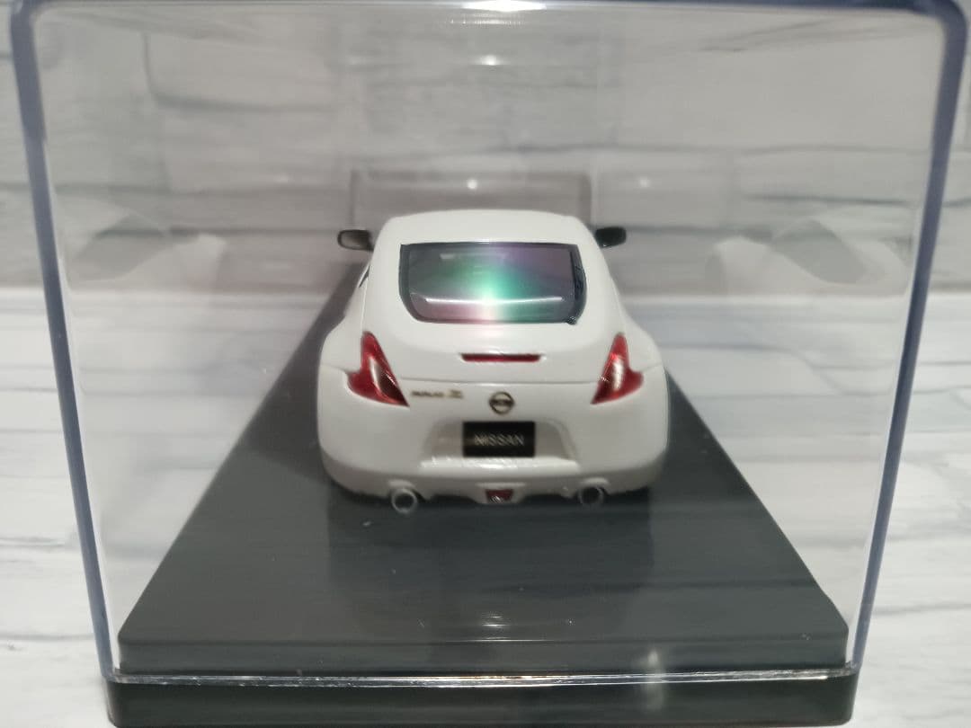 1/43　日産　フェアレディZ　Z34　ミニカー　ホワイトパール