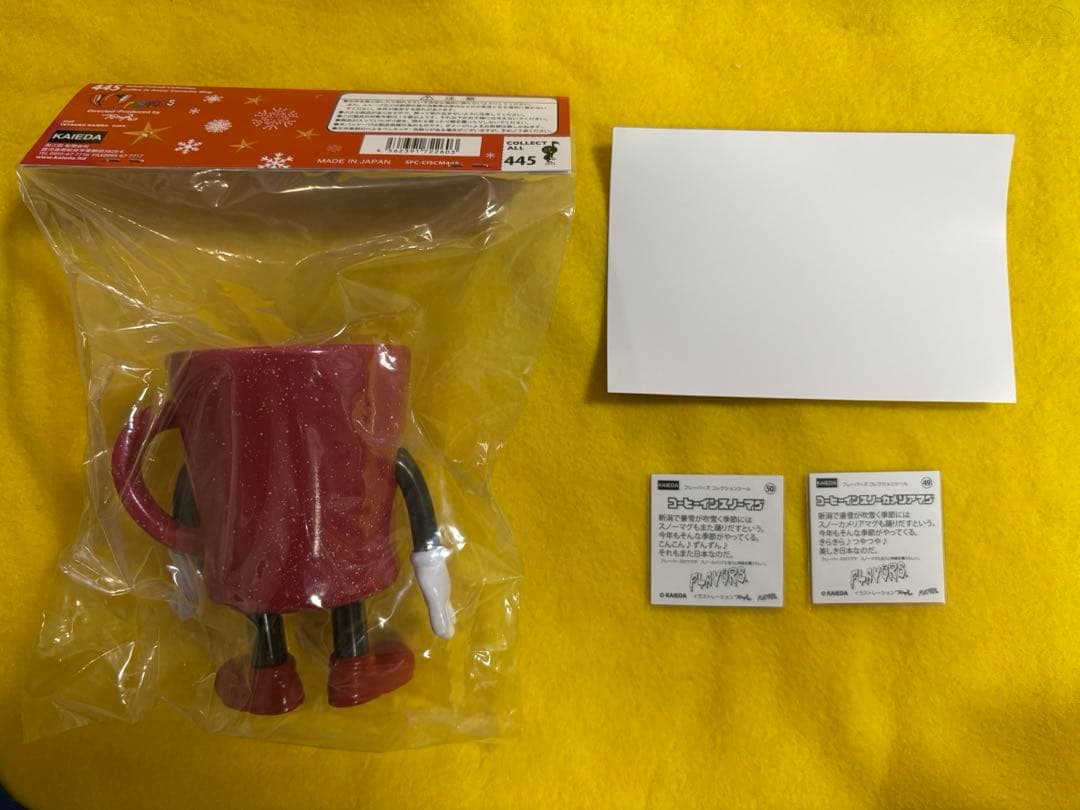 KAIEDA FLAVORS はしもと玩具店限定ソフビと台座赤(小)、ステッカー