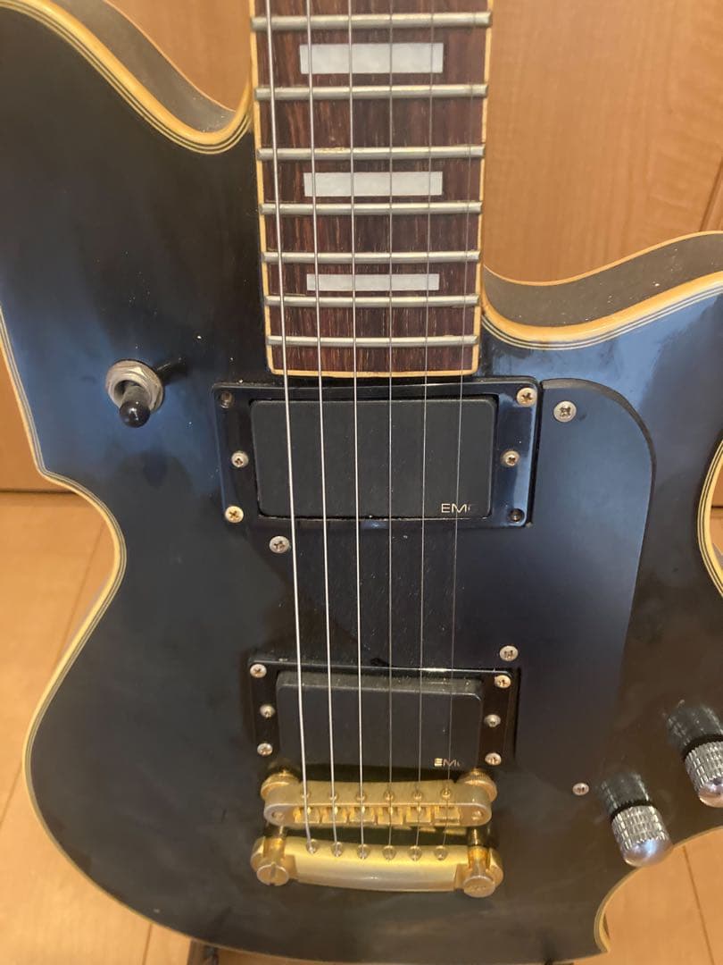 6*ク様 メーカー不明『変形ギター』❗️