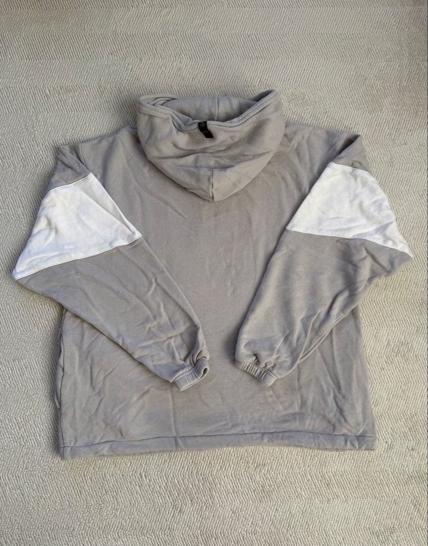 J.S.B. ジップアップフーディ グレー