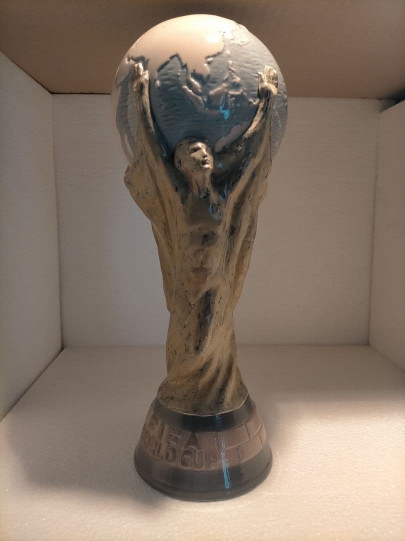 リヤドロ lladro FIFA ワールドカップ トロフィー 原寸大　サッカー