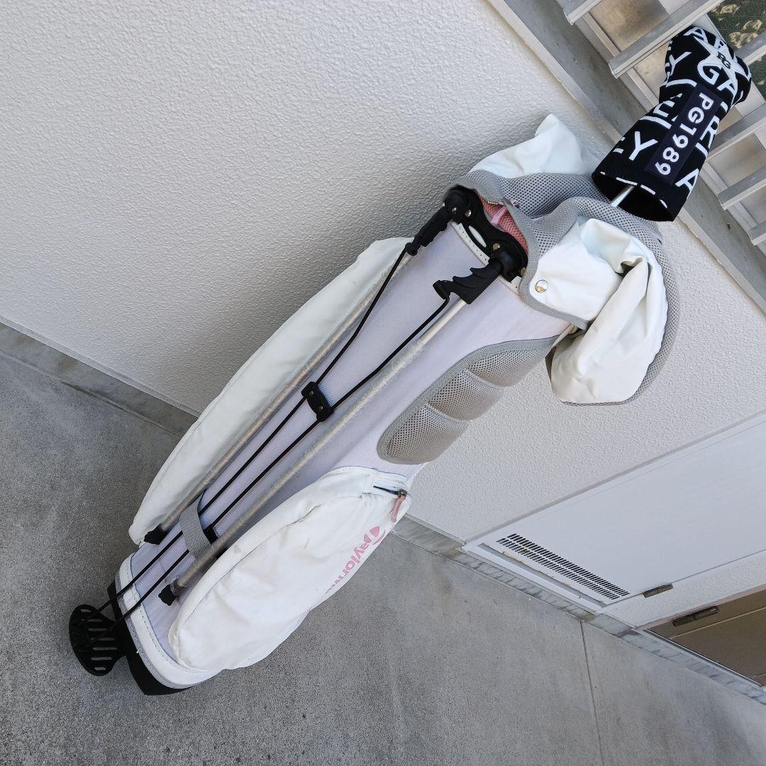 テーラメイドレディース軽量スタンド式キャディバック白