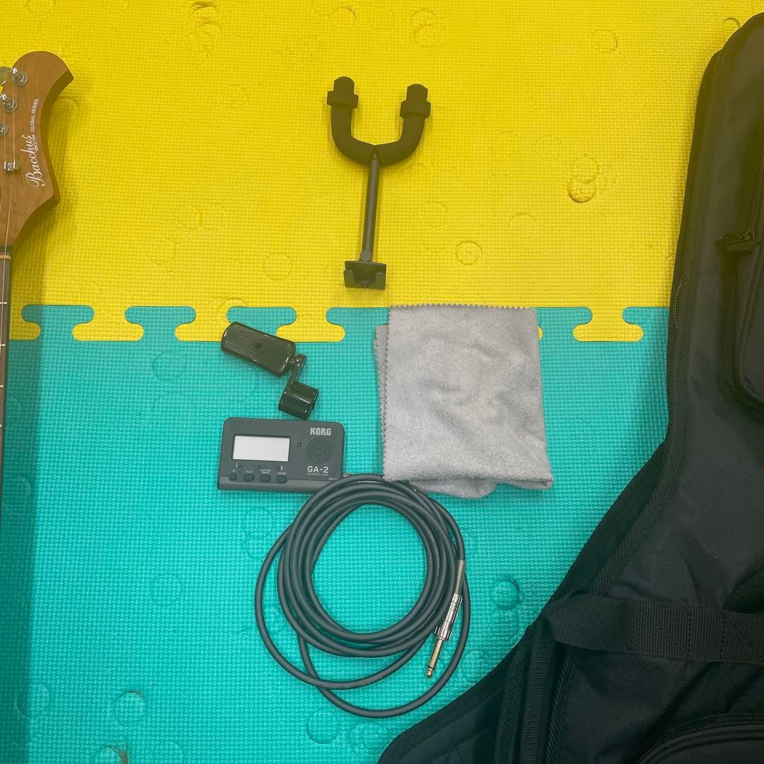 Bacchus エレキギター アイボリー