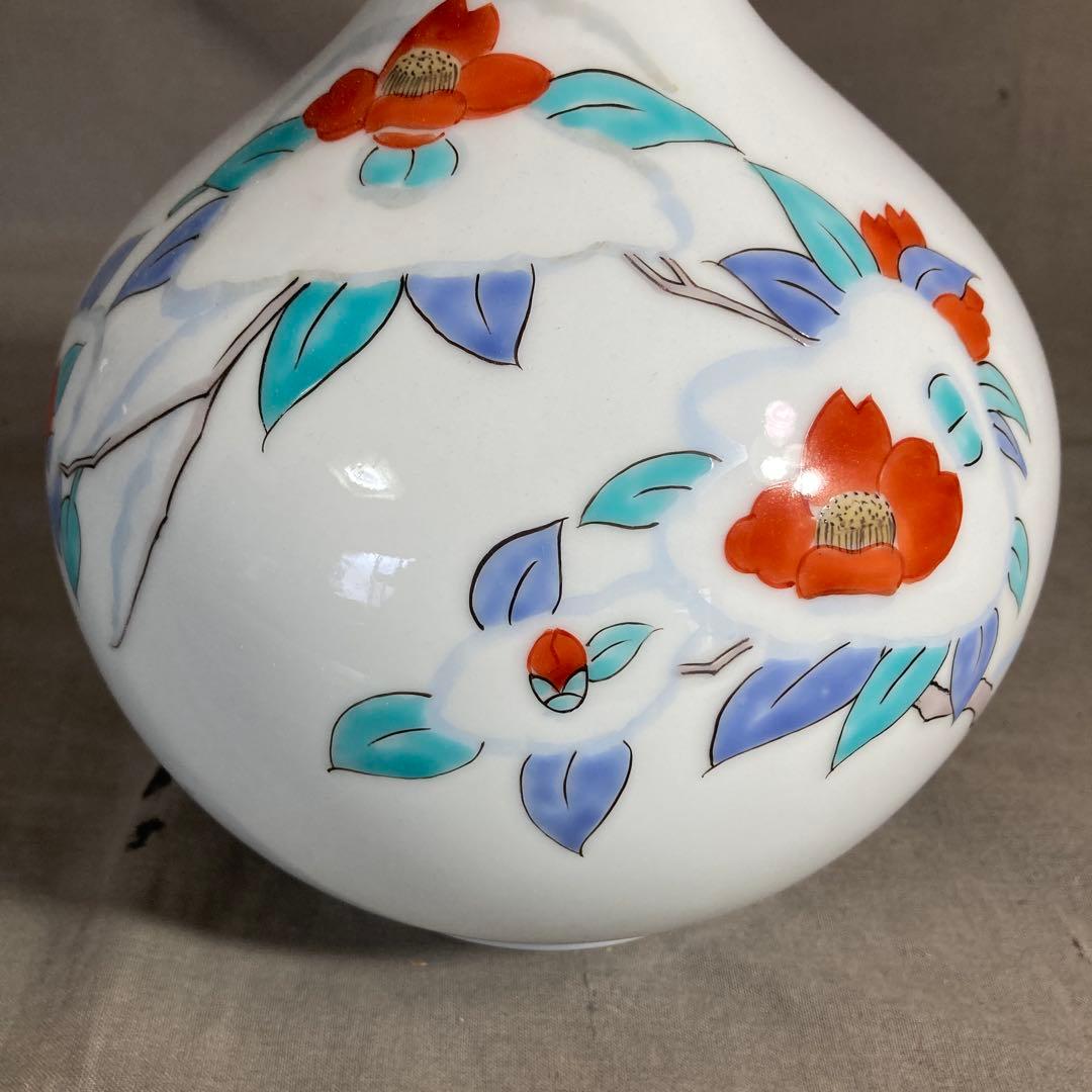 【舘林貞夫】赤絵の伝統　日本の名窯　有田古琳庵窯　舘林貞夫作　錦雪椿絵　花瓶