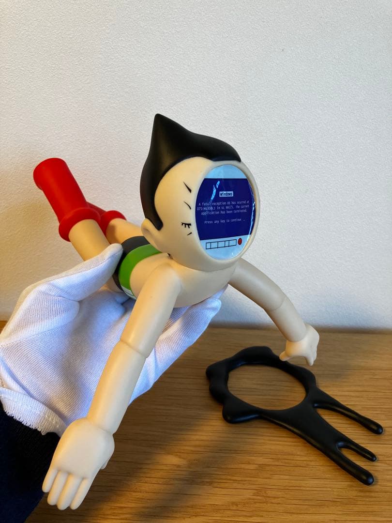 ASTRO CRASH BY JOSH DIVINEフィギュア 鉄腕アトム