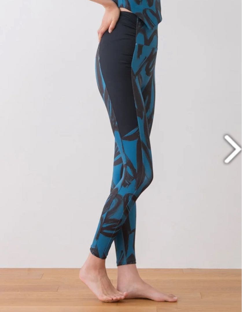 SUKALA☆ハートプリントサイドギャザーレギンス☆Mサイズ使用品ネイビーブルー