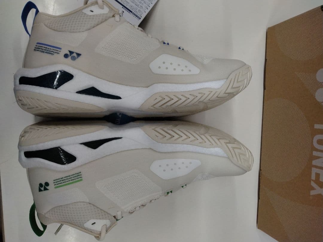 ヨネックス　オフコートシューズ　グラファイトスロットルメン　26.0cm