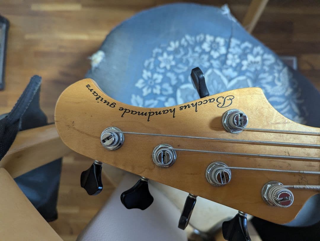 Bacchus5弦パッシブジャズベース　ハンドメイドWOODLAND日本製中古品