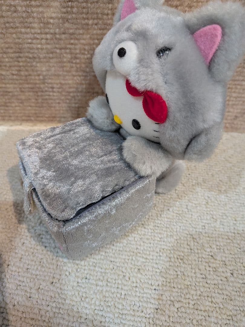 北海道限定　ハローキティ　ギンギツネ　ぬいぐるみ2004年　ぬいぐるみ小物入れ