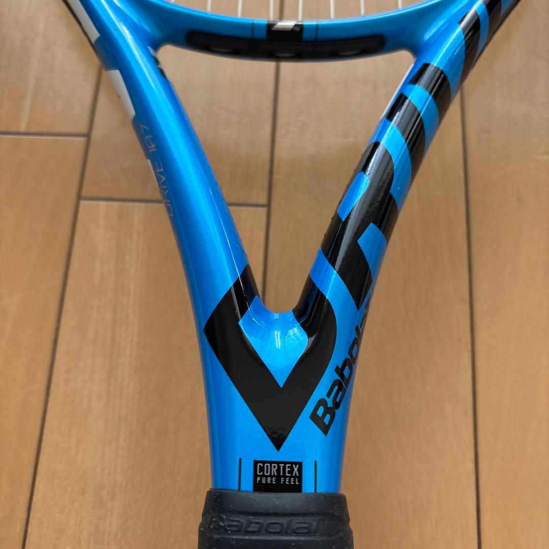 未使用に近い　美品　バボラ　ピュアドライブ107 2018 テニスラケット G2