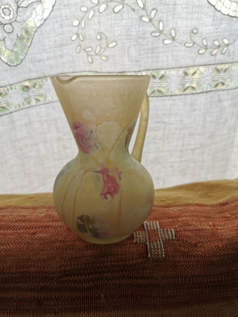 アンティーク ドームナンシー シクラメン花紋 押風花セピアトーン水差し キャラフ