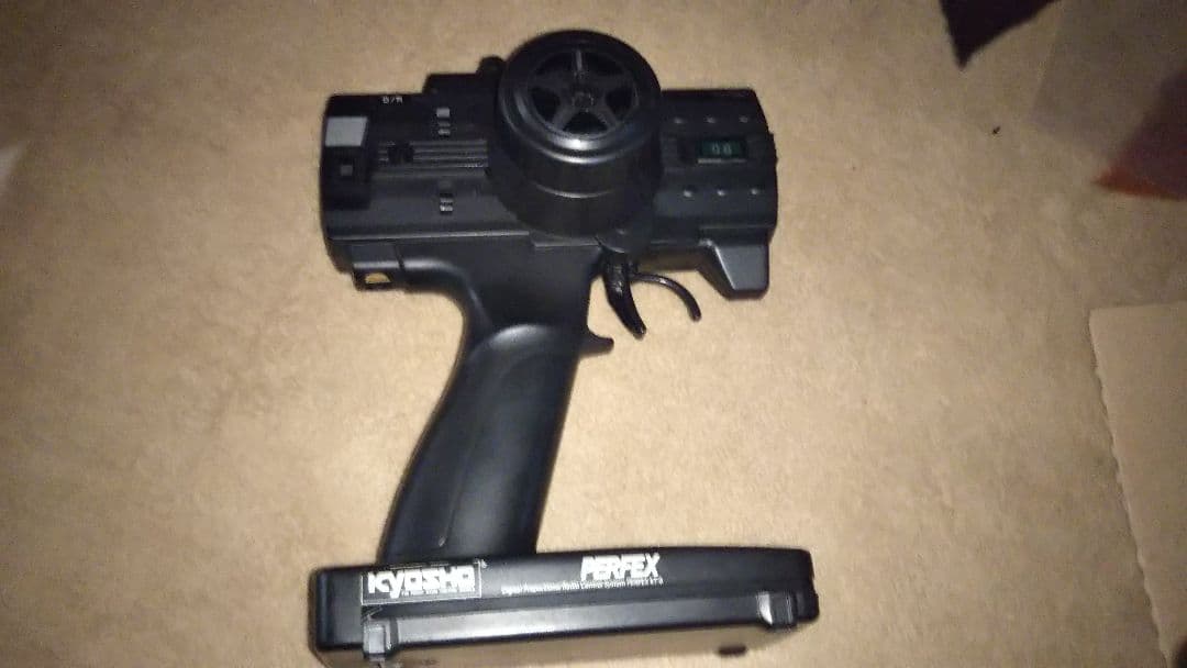 京商 エンジンラジコン