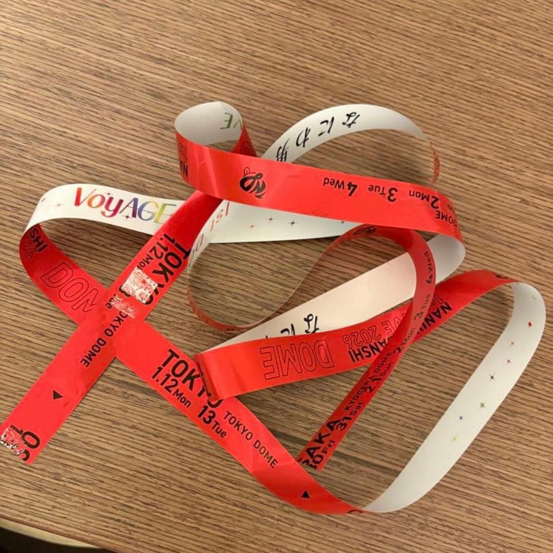 【嵐LOVE】なにわ男子 落下物 銀テープ 紫色　高橋恭平