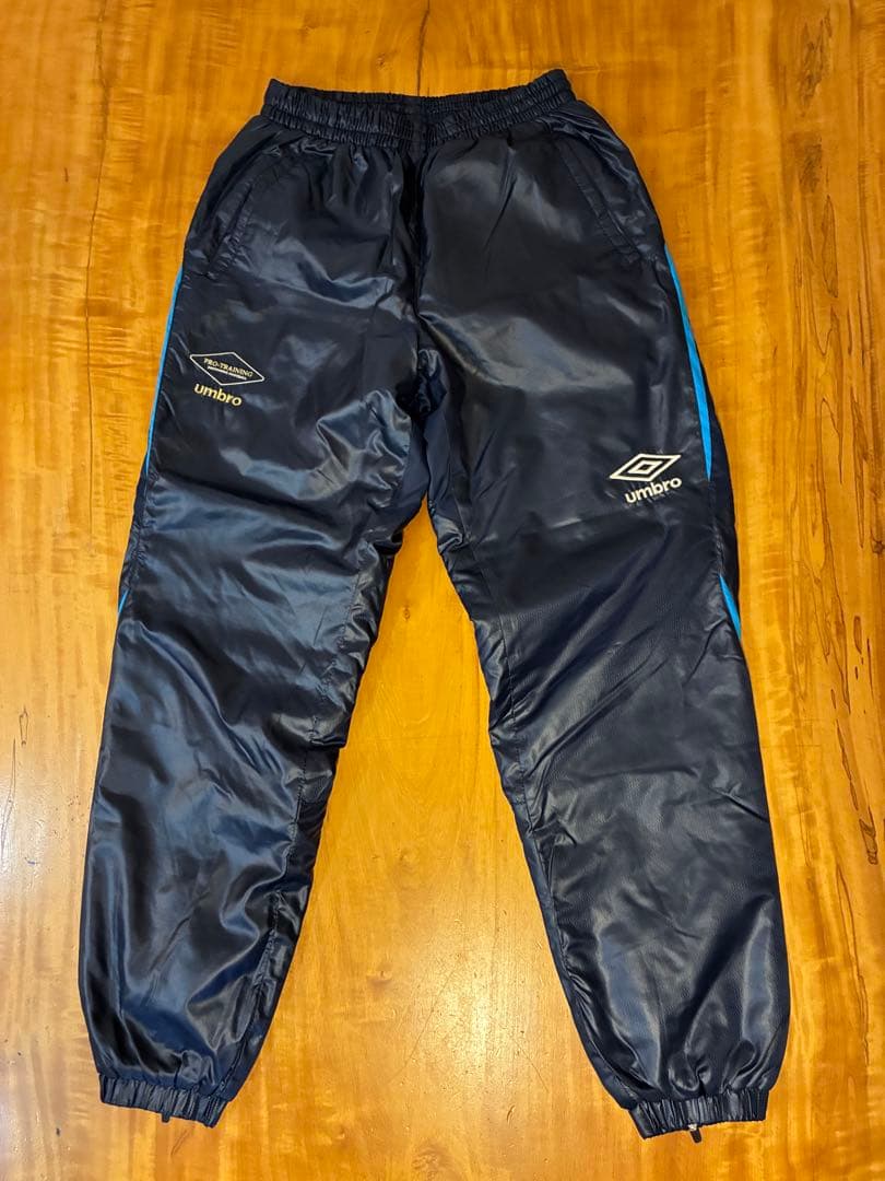 極美品 UMBRO 中綿 ピステ ウィンドブレーカー L M 上下 セットアップ