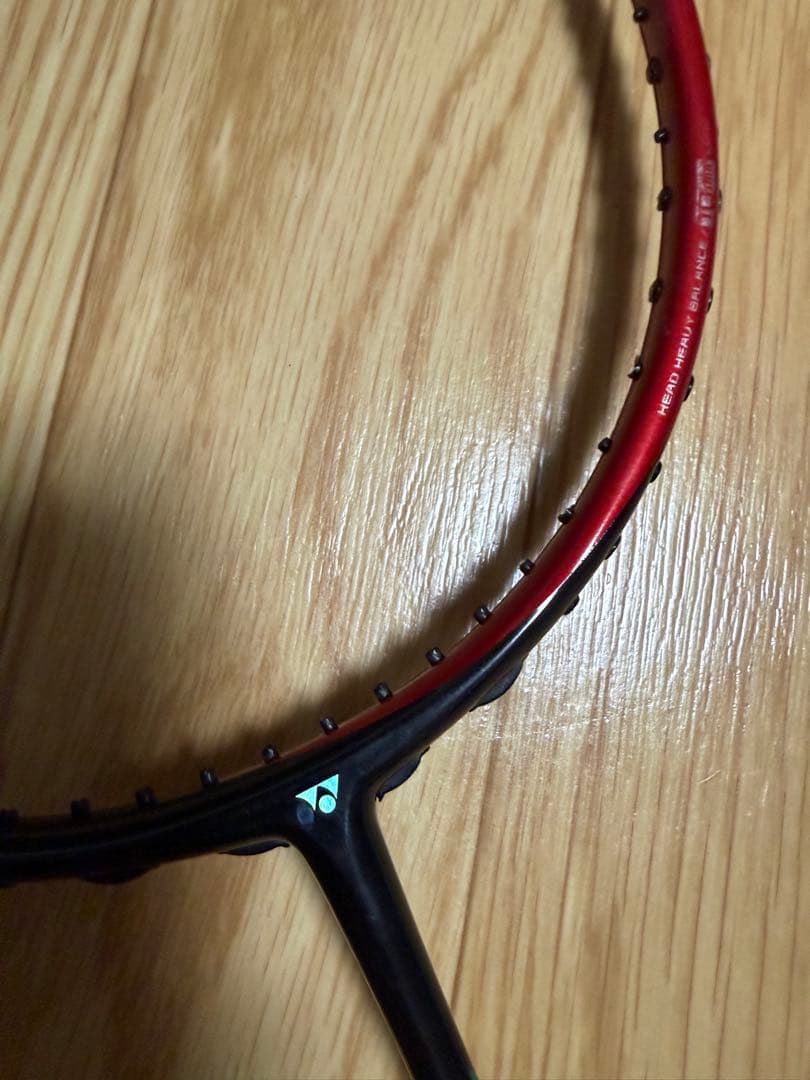 YONEX1アストロクス88d4u5バドミントンラケット 2本セット（即購入可）