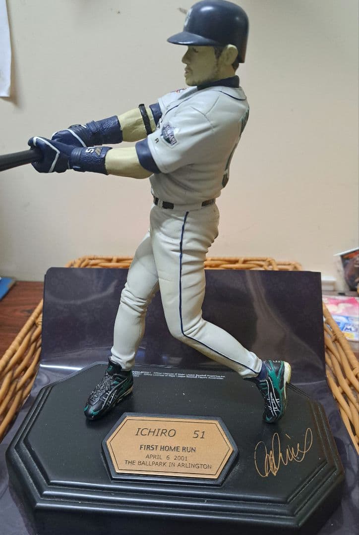 イチロー　ファーストホームラン　フィギァ
