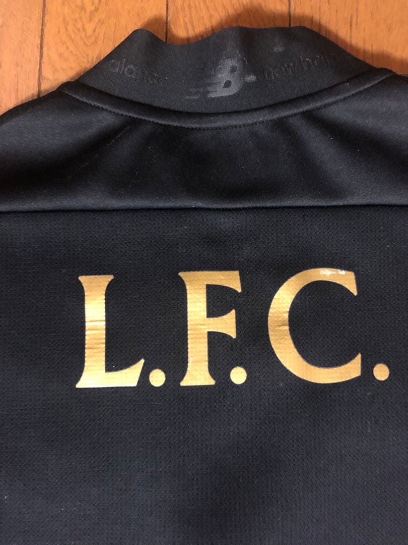 リバプール Liverpool FC ジャケット サイズM 【お値下げ中‼️】